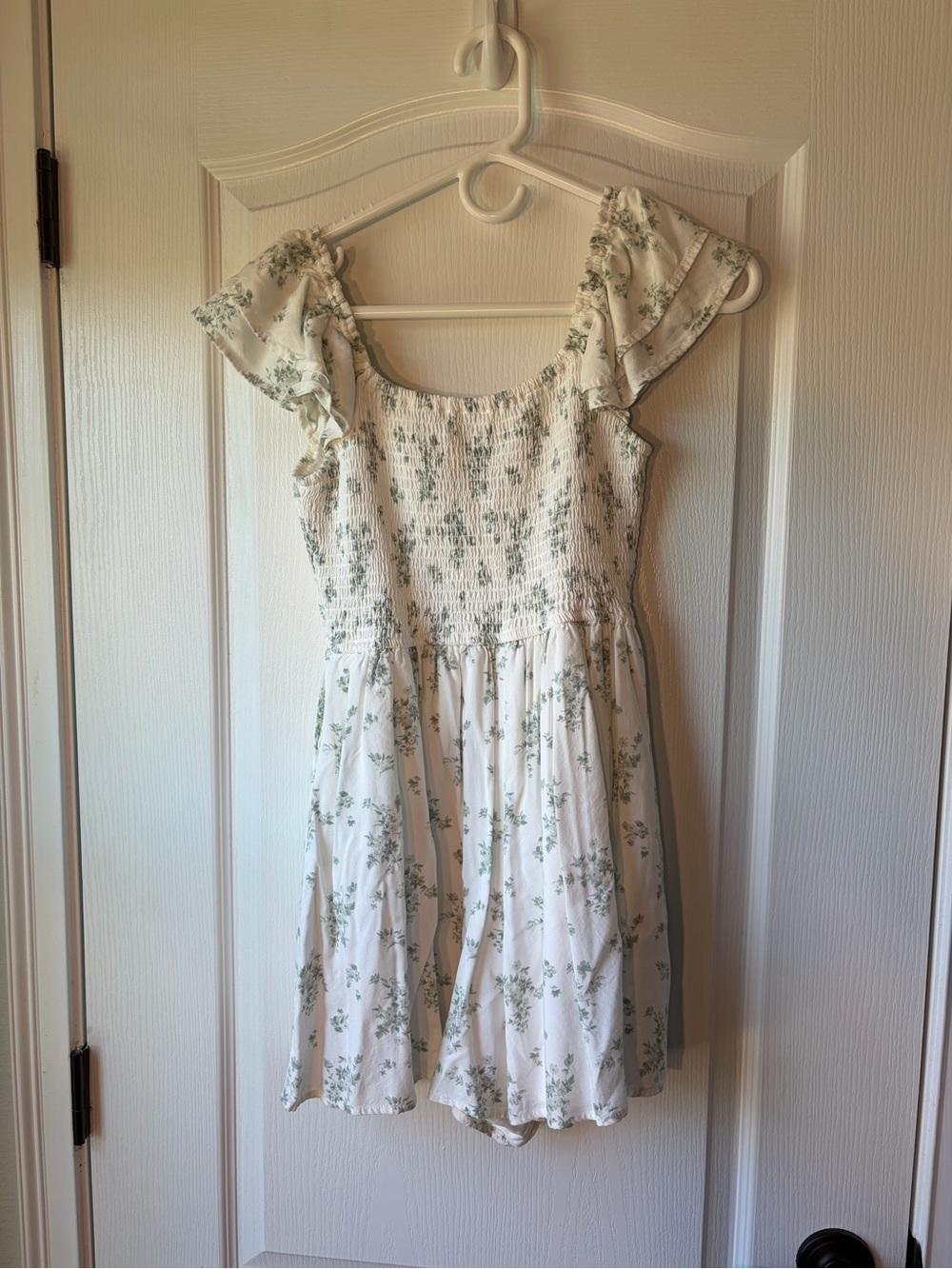 Hollister White Romper w/ pockets Green Floral Print size M H2